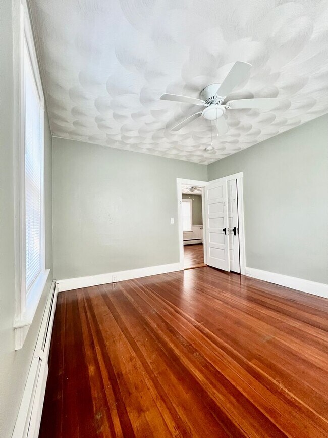 Building Photo - 89 Rochambeau Ave