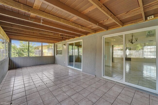 Building Photo - 3 br, 2 bath House - 561 NW 45th Ter # 0