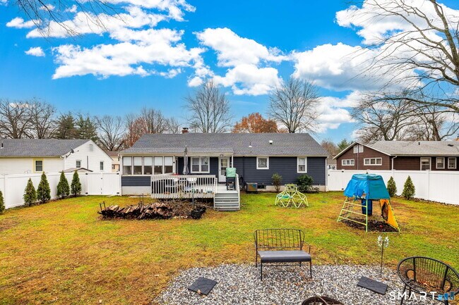 Building Photo - 14 Haynes Rd