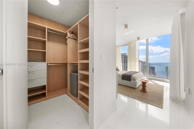 Building Photo - 300 Biscayne Blvd Way