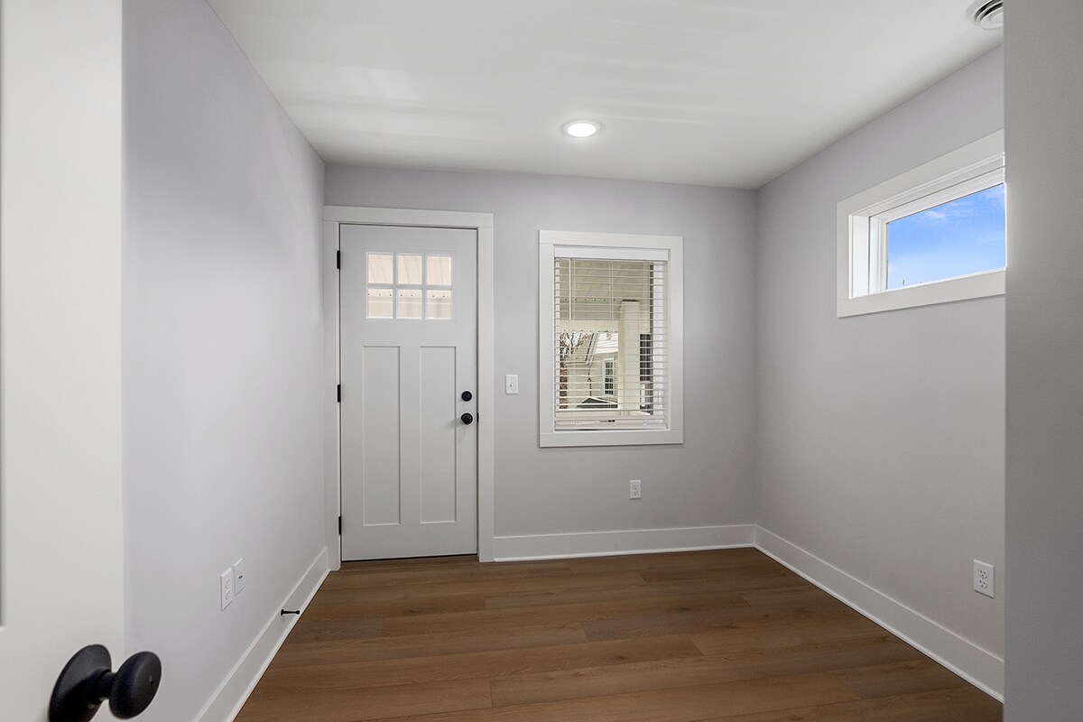 Building Photo - 415 11th St NW