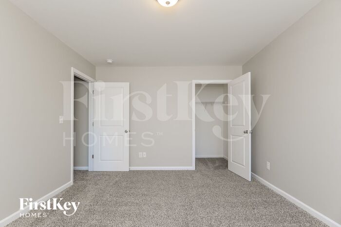 Building Photo - 3928 Lake Breeze Dr