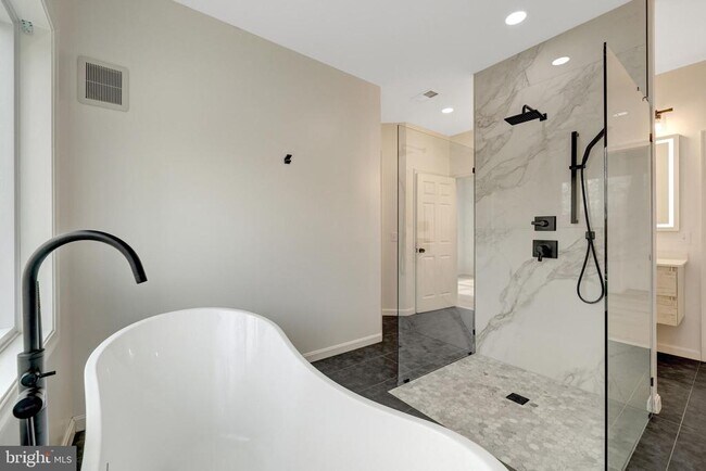 Building Photo - 1108 Bellview Rd