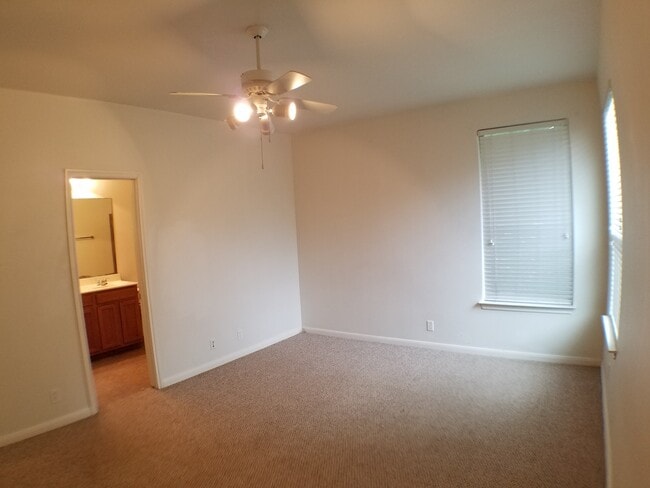 Building Photo - 2500 Allred Dr