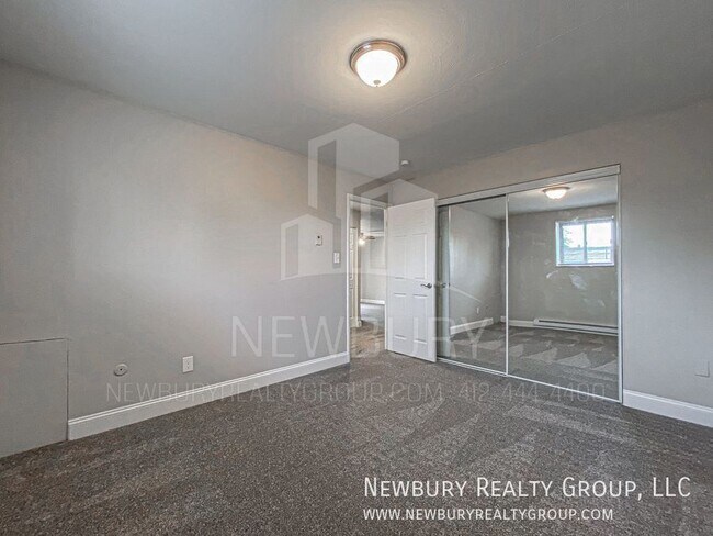 Building Photo - 1459 Poplar St