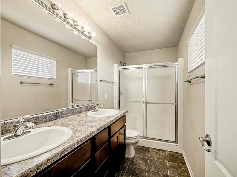 Building Photo - 16431 Cary St