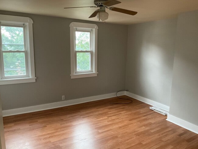 Building Photo - Charming, Character-Filled 2 Bedroom in Br...