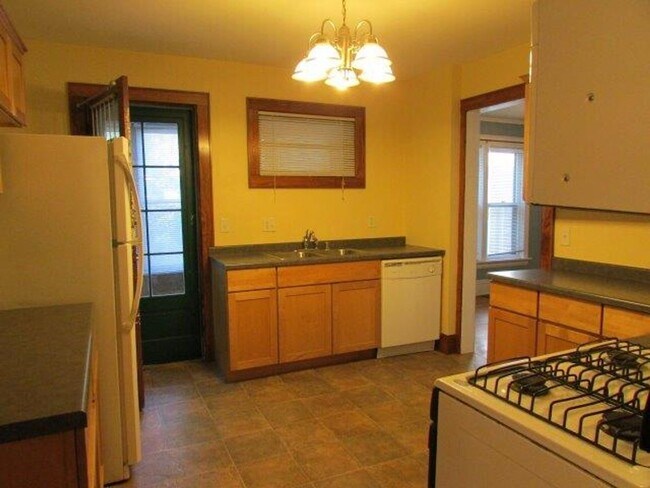 Building Photo - 1129 Williamson St