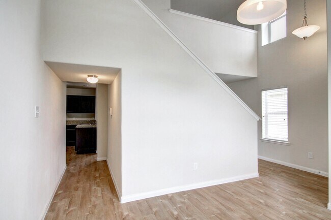 Building Photo - 2427 Sailors Way