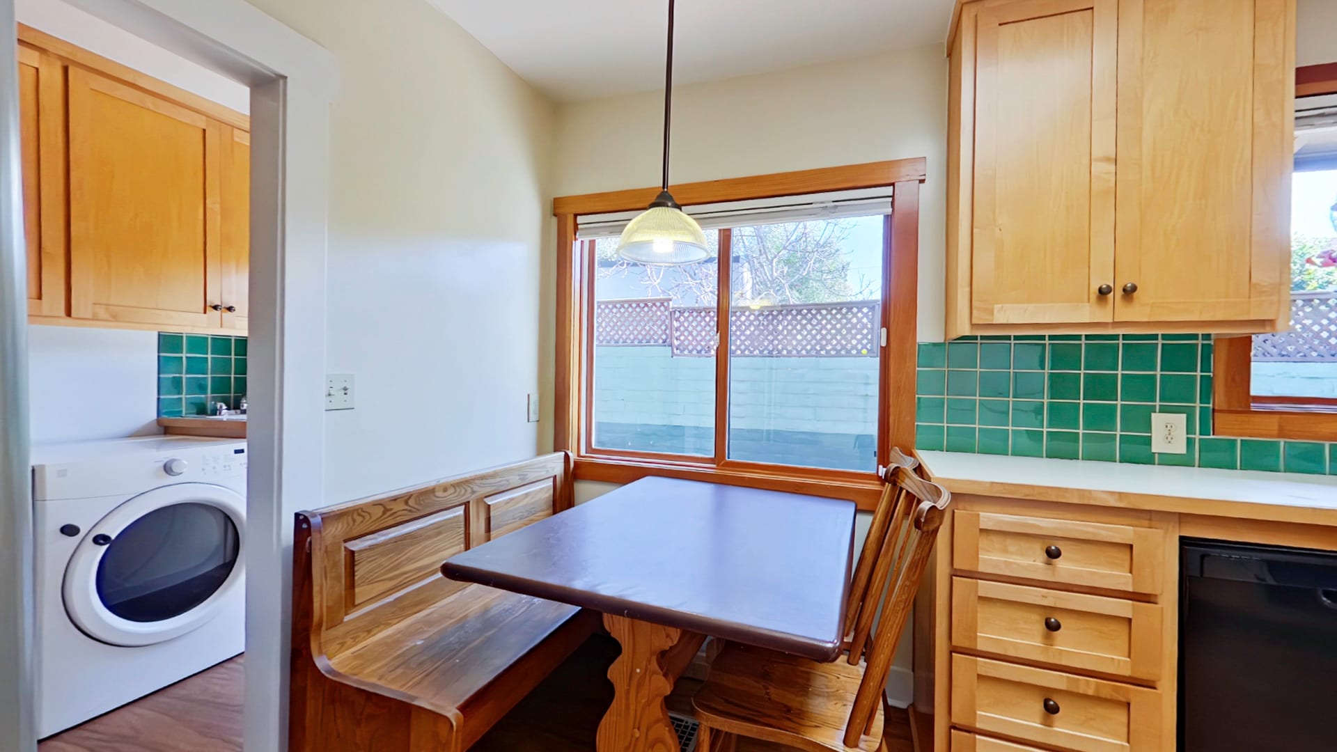 Building Photo - 1915 Las Lunas St