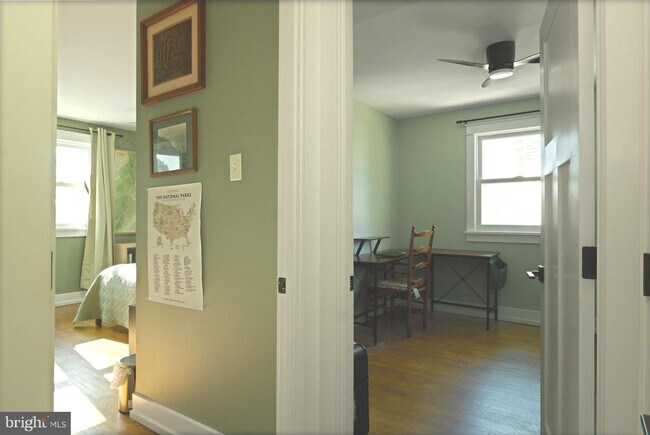 Building Photo - 203 E Rosedale Ave