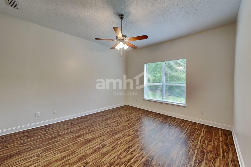 Building Photo - 604 Battersea Dr