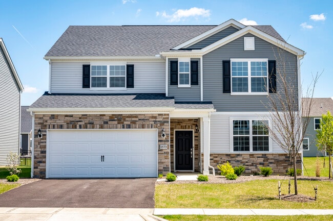 Building Photo - 1573 Crest Dr