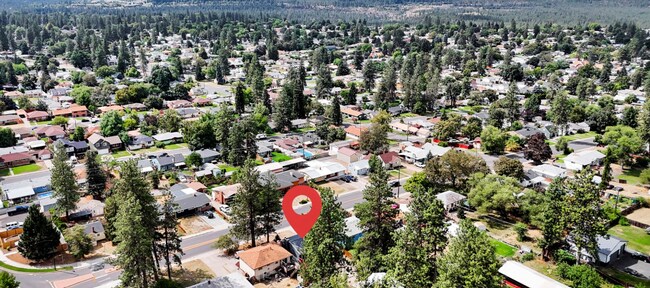 Building Photo - Charming Unfurnished Spokane Home with Large Shop in a Prime Northwest - Unfurnished