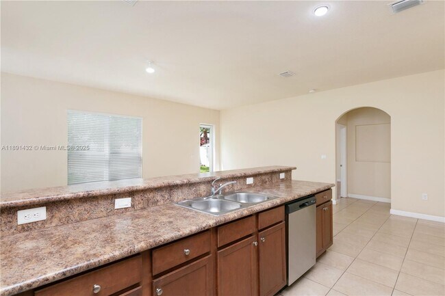 Building Photo - 9036 SW 170th Pl
