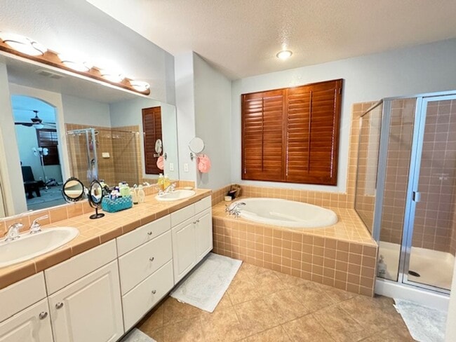 Building Photo - Live Life On The Golf Course!