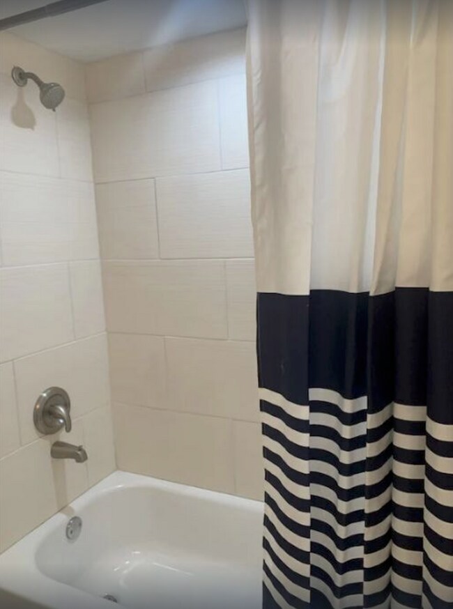 second bath with tub - 214 Meadow Ln