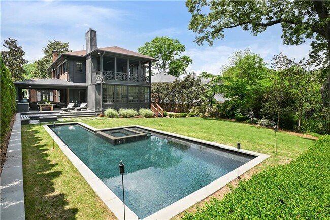 Building Photo - 635 Bonaventure Ave NE