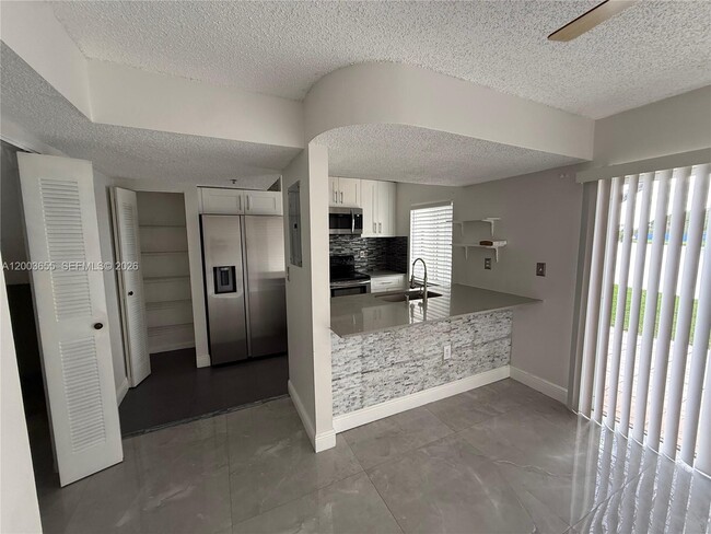 Building Photo - 203 Riviera Cir