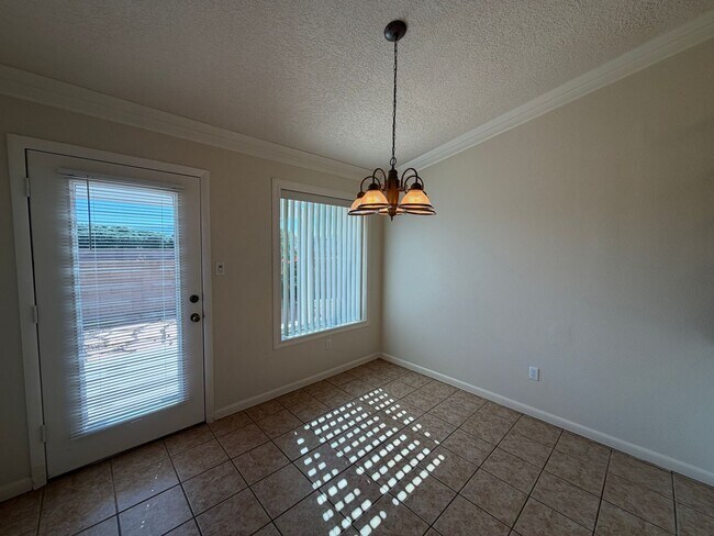 Building Photo - 3 Bedroom Single Story Home Available Near McMahon Blvd NW & Kayenta St NW!