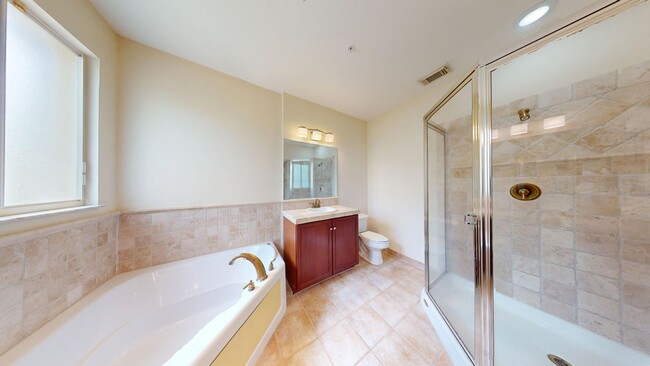 Building Photo - Modern Style Tri-Level Townhome 2BR/ 2.5BA...