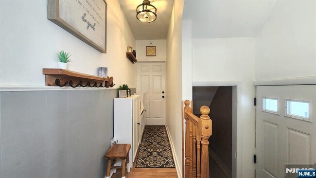 Building Photo - 11 Banta Ave