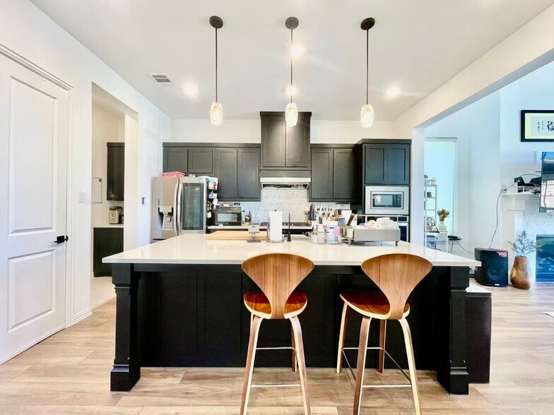 Building Photo - 8213 Bethpage Dr