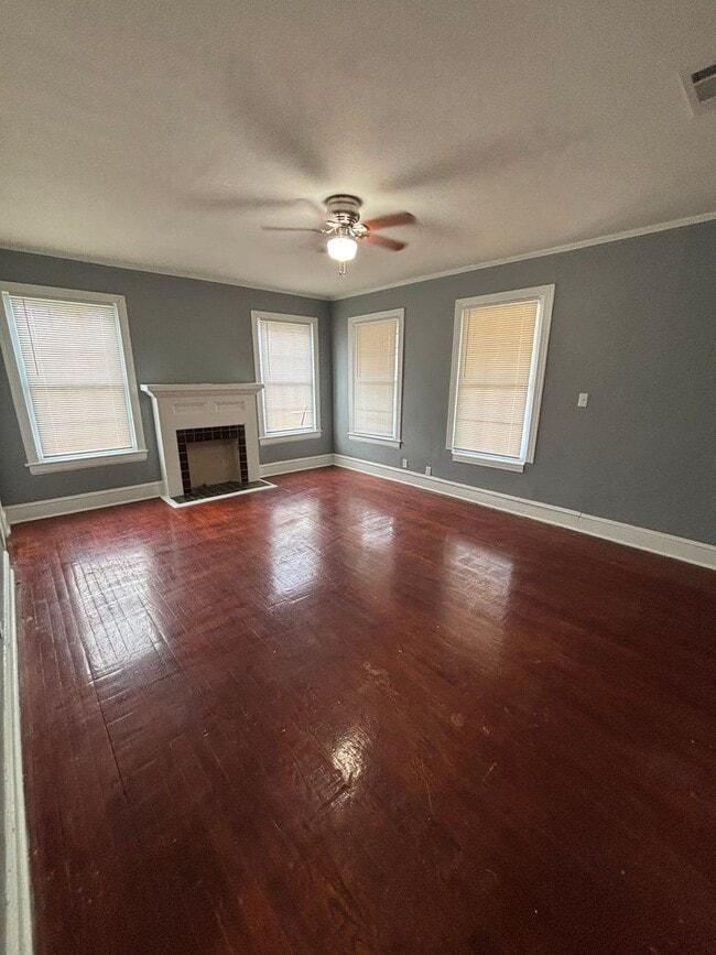 Building Photo - E Merrick