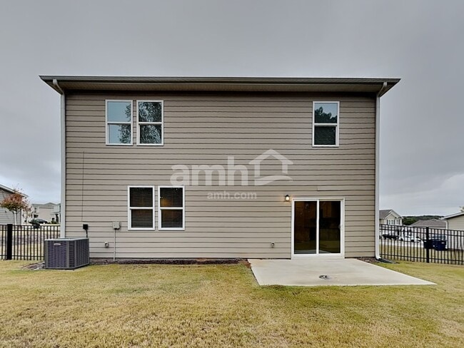 Building Photo - 3860 Chivalry Dr