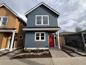 Building Photo - 6956 NE 18th Ave