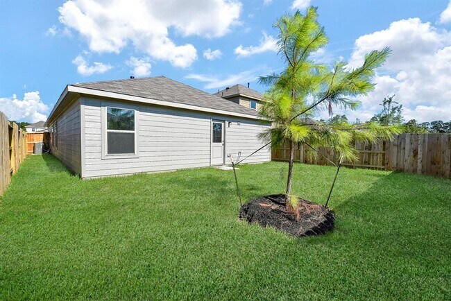 Building Photo - 1542 San Sebastien Dr