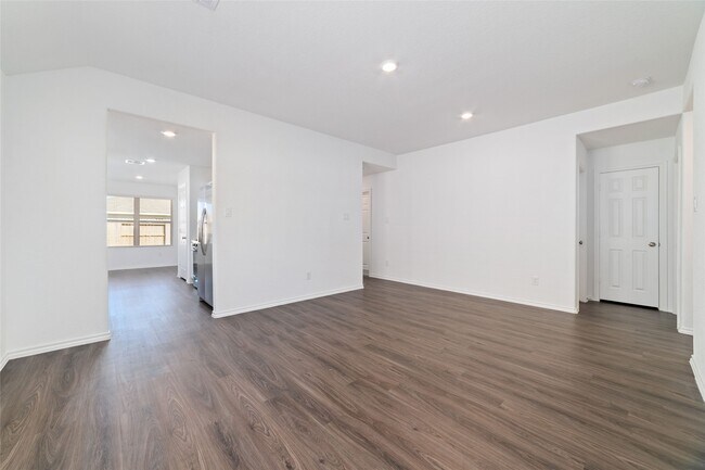 Building Photo - 27022 Vis Fld Dr