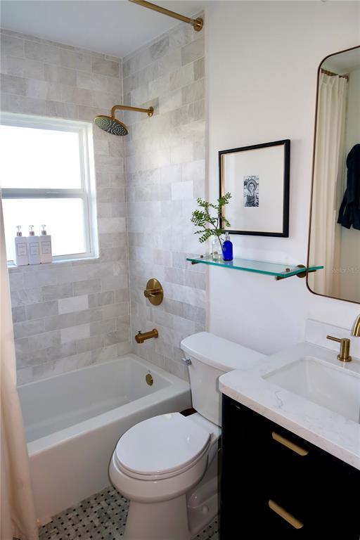 Building Photo - 9484 Treasure Ln NE