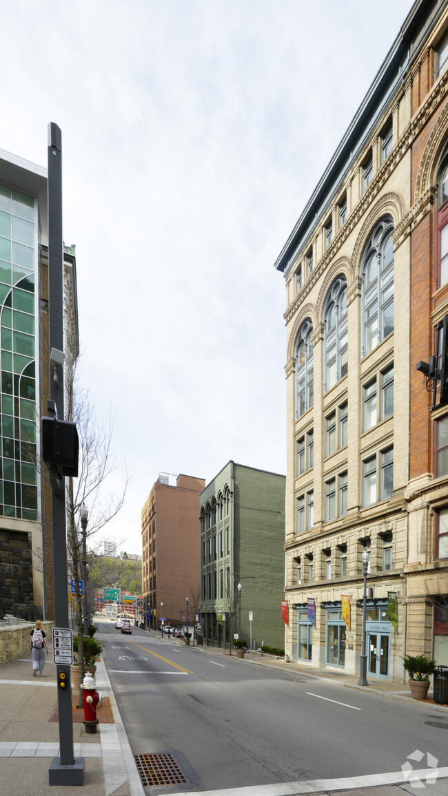 Building Photo - Pioneer Hall