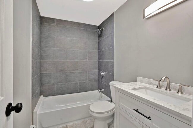 Building Photo - 36 Kensington Ave