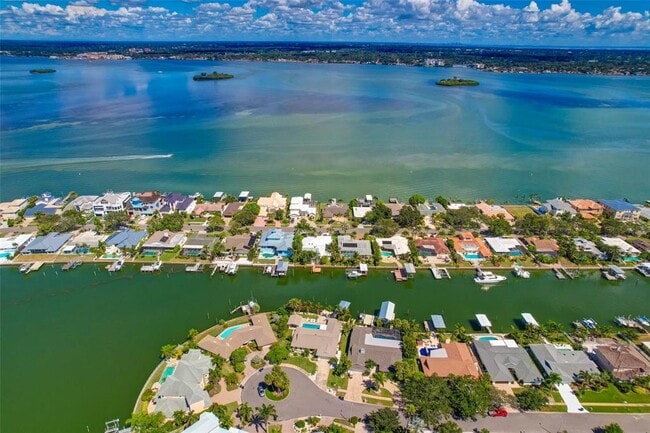 Building Photo - 807 Snug Island
