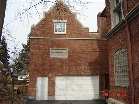 Carriage House Apartment - 415 W Pittsburgh St