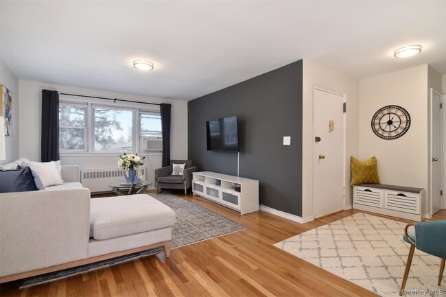 Building Photo - 140 N Broadway