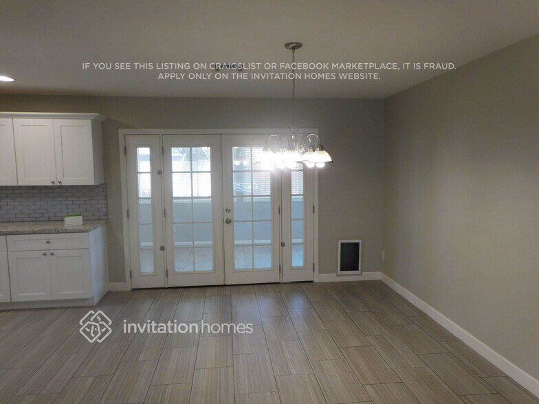 Building Photo - 2631 S Holbrook Ln