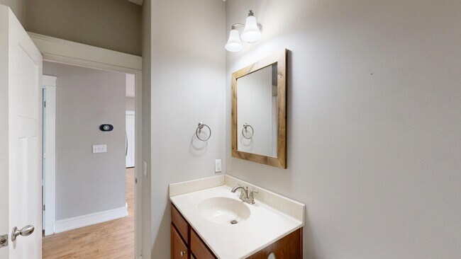 Building Photo - 803 Lindsey Ln