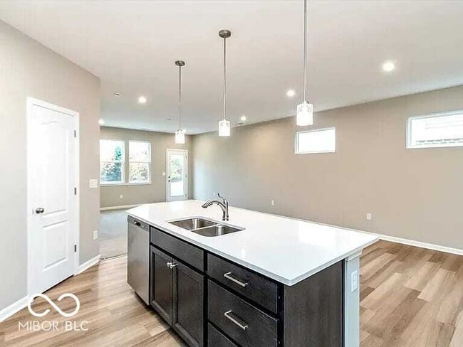 Building Photo - 10309 Gateway Dr
