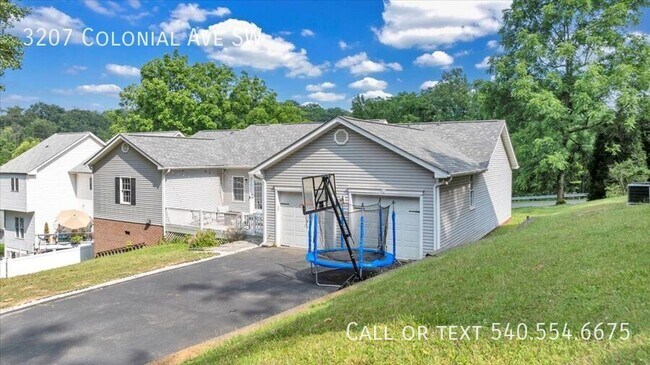 Building Photo - 3207 Colonial Ave SW