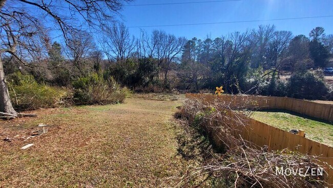 Building Photo - 333 Friendship Dr