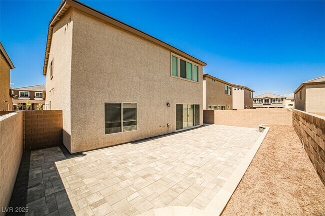 Building Photo - 7428 Legacy Pt St