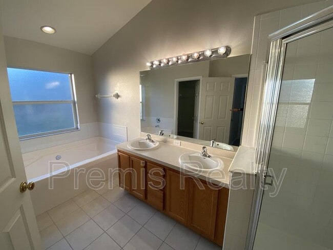 Building Photo - 13224 Thoroughbred Loop