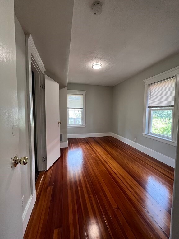 Building Photo - 29 W Tremlett St