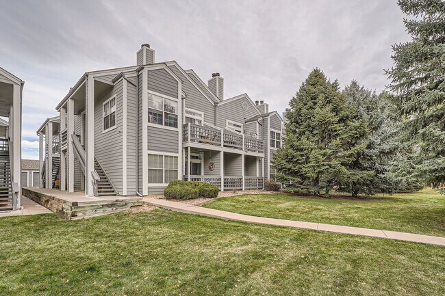Building Photo - 7430 Singing Hills Dr