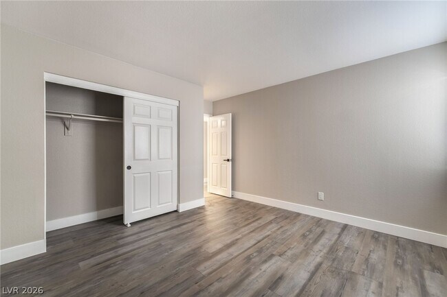 Building Photo - 5317 Indian River Dr