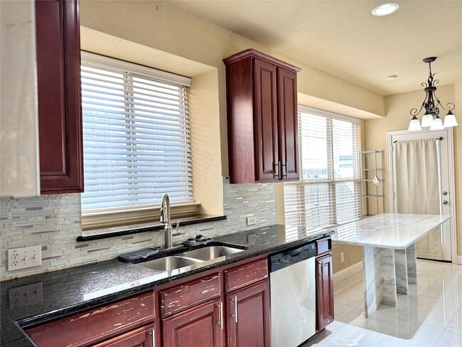 Building Photo - 3817 Edward Dr