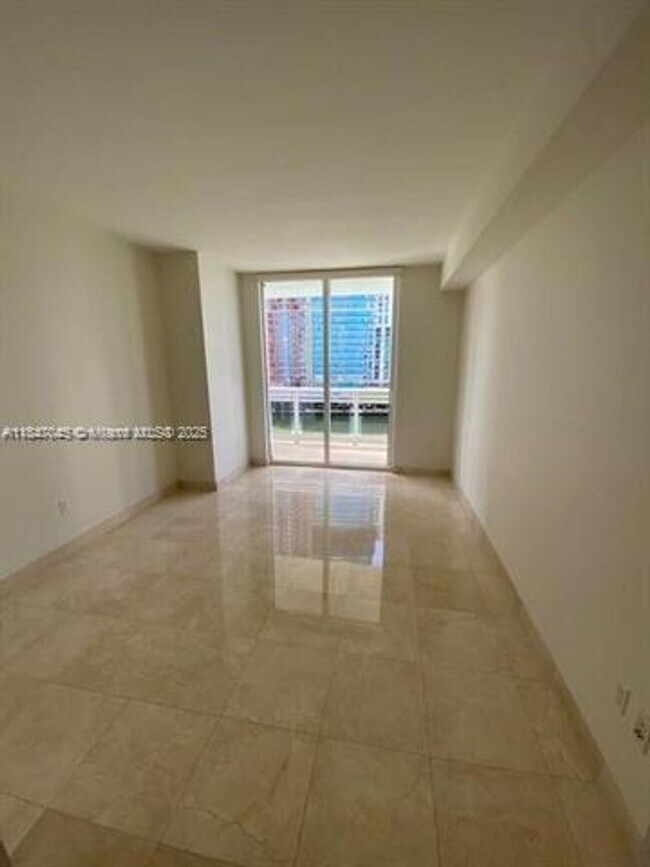 Building Photo - 901 Brickell Key Blvd